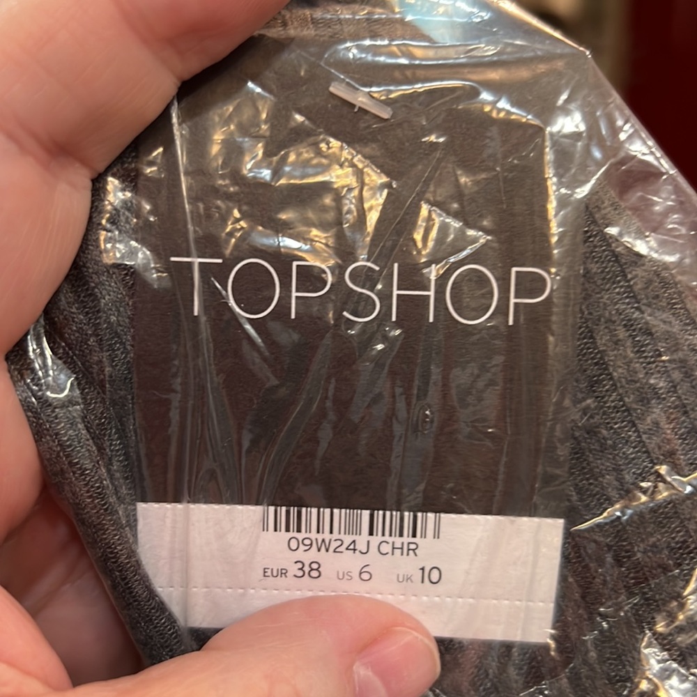 TOPSHOP RIBBED RIB CROP TOP TEE NWT SIZES 2 4 6 8 AVAILABLE BRAND NEW - Picture 11 of 12
